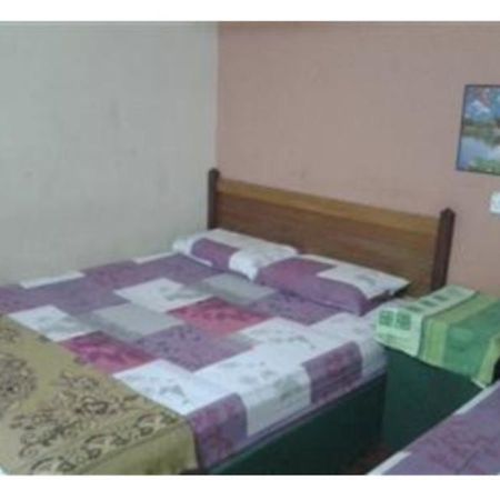 Silver Inn Hotel Сегамат Екстериор снимка